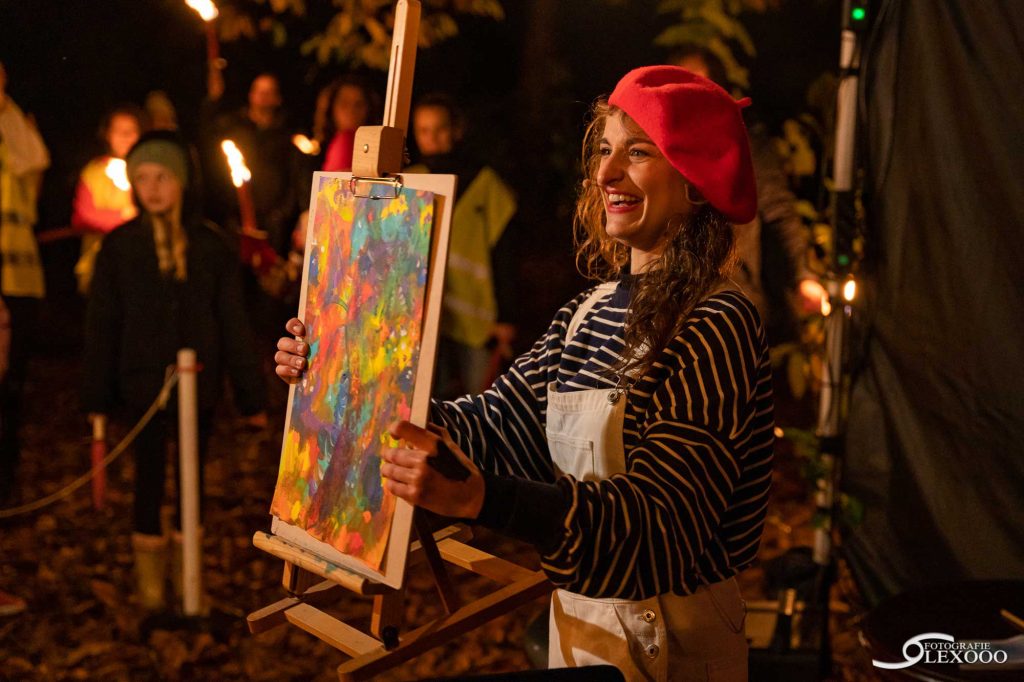 Painted light Straattheater act winter lichtjestocht winterwandeling
