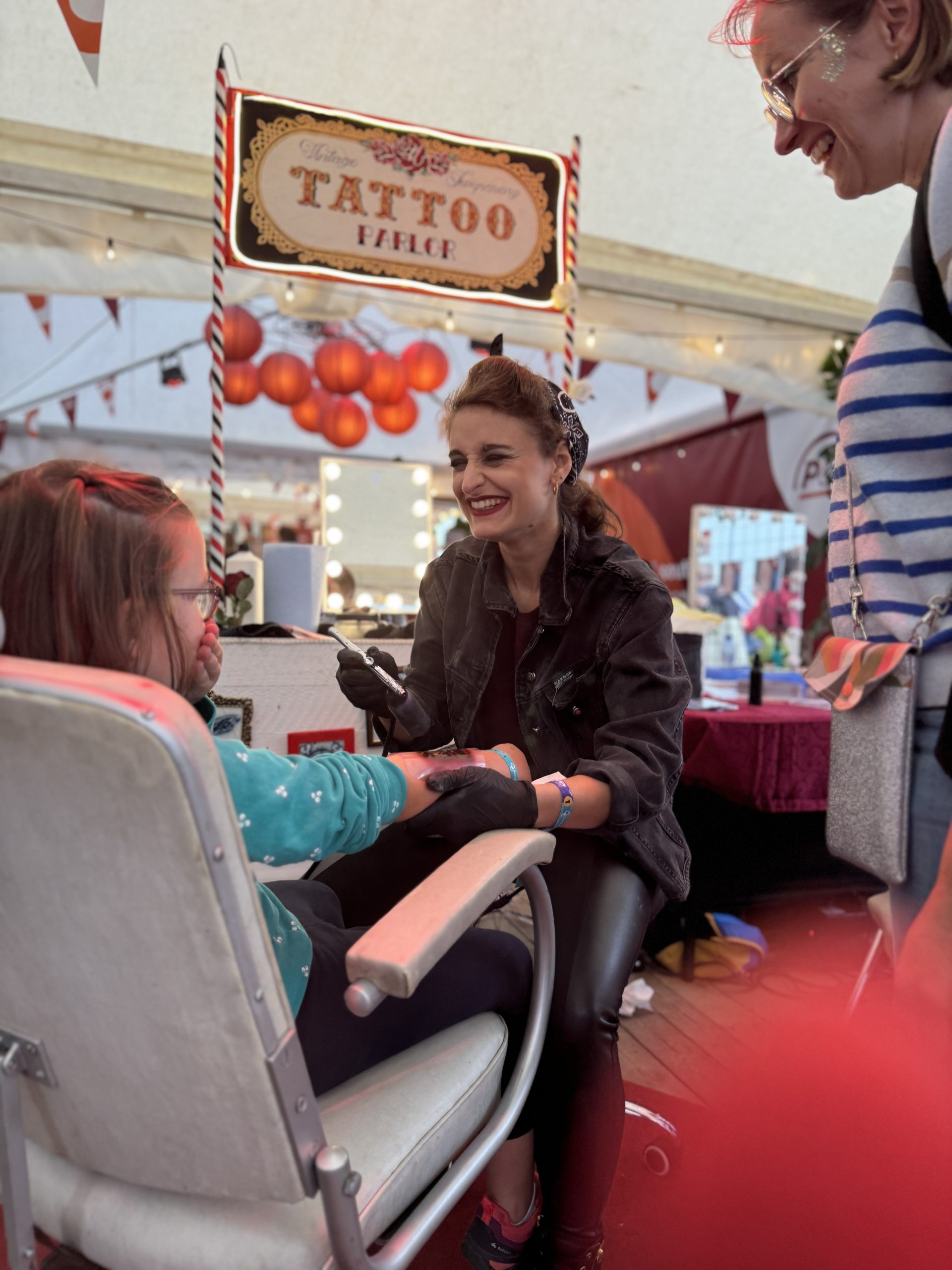 Tijdelijke airbrush tattoos festival event